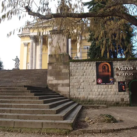 Apartament Evi *
